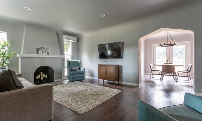 Bonita Casa | La Verne 2 · Downtown La Verne. 1 min walk