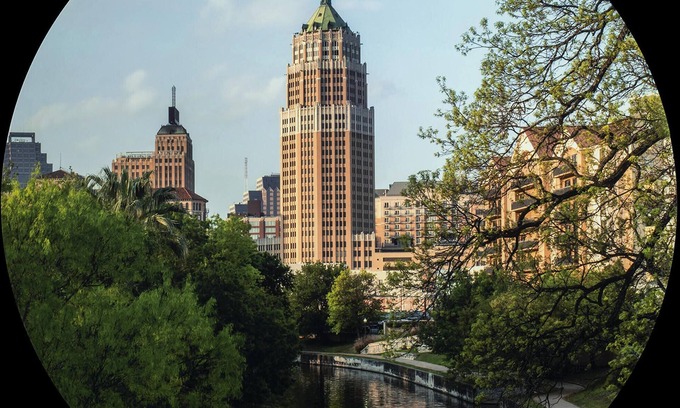 Tobin Hill Villa | La Villa By The Rivewalk Gardens & Pavilions