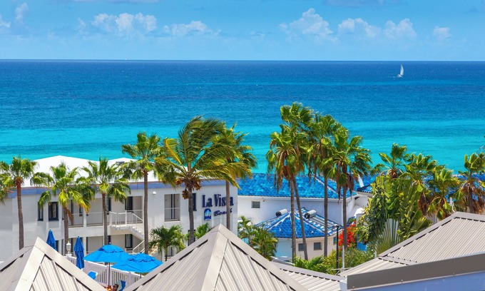 Pelican Key Hotel | La Vista Hotel