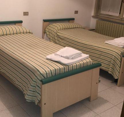 Villanova sullʼArda Hotel | La Voglia Riserva Ostello Via REPUBBLICA 52 VILLANOVA SULL ARDA PIACENZA