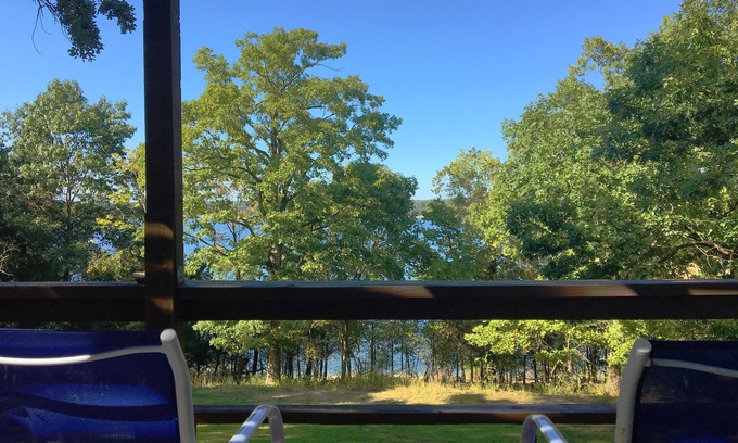 Bull Shoals Casa | ACCESO AL LAGO Y GRANDES VISTAS! MINUTOS AL RÍO BLANCO !! 3 BR / 2BA, 1500 pies cuadrados