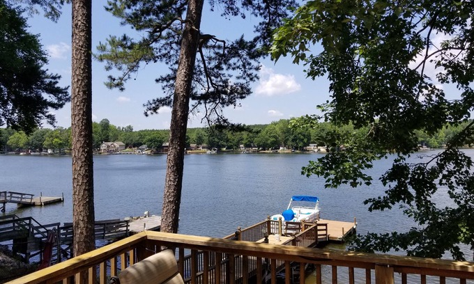 Southmont Casa | Cabaña frente al lago con muelle