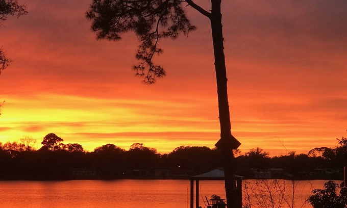 Forest City Casa | Lake Front Suite -Close to all Attractions