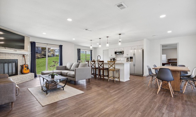 Wylie Casa | Lake/Games