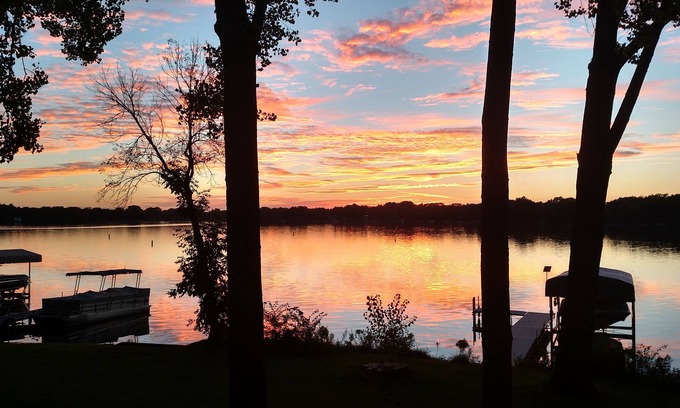 Honey Creek Cabina | Lake house in Kettle Moraine Forest with fabulous sunset views-min monthly