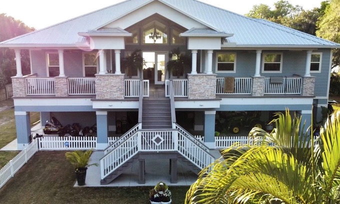 St. Cloud Casa | LAKE HOUSE LIVING in Central Florida.