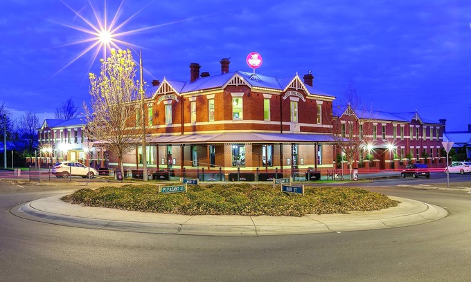 Ballarat Hotel | Lake Inn Ballarat
