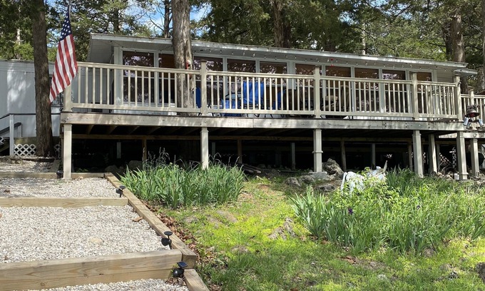 Roach Cabina | Lake View Cabin - Cozy Cabin Lake of the Ozarks