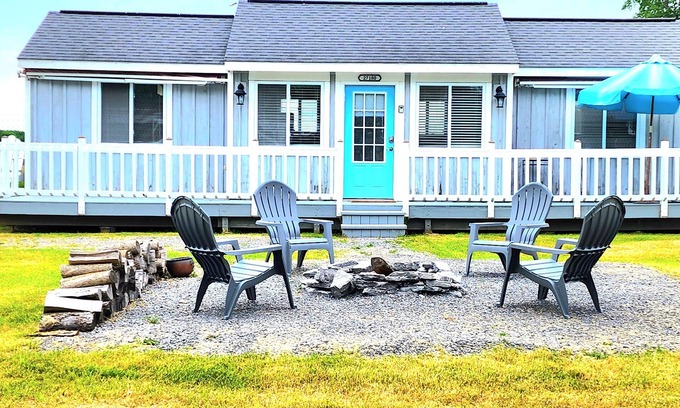 Three Mile Bay Cabaña | Lake View Cottage