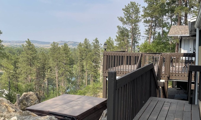 Rapid City Casa | Lake View Home near downtown and the black hills