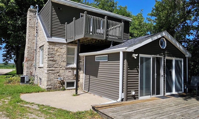 Fond du Lac Casa | Lake Winnebago lakefront rental