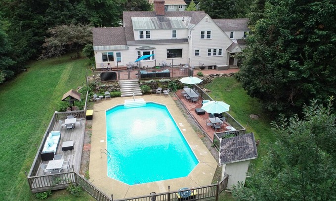 Laconia Casa | Lake Winnipesaukee House w/ Pool, Fast Wi-Fi, Laundry, Stocked Kitchen and TV!