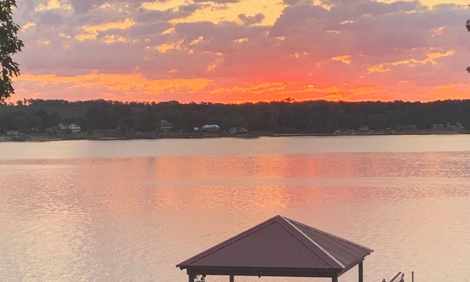 Ridgeway Cabaña | Lakefront Cottage on Lake Wateree with Dock for Fishing, beautiful views & more!