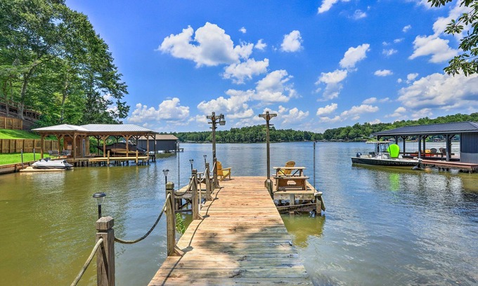 Eatonton Casa | Lakefront Eatonton Getaway w/ Dock & Grill!