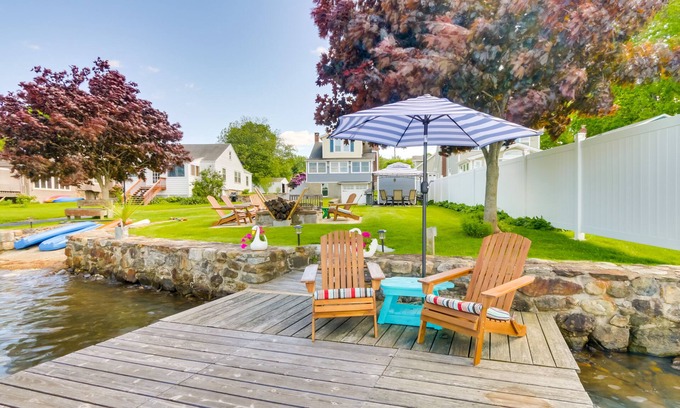 Yalesville Casa | Lakefront Home, Close to Mt Southington!