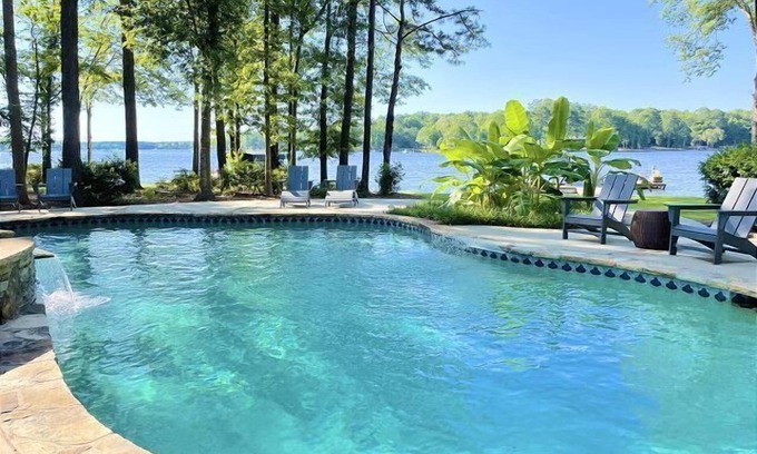 Misty River Casa | Lakefront Home on Lake Oconee with Salt Water Pool and Hot Tub