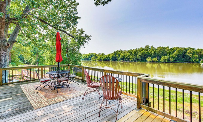 Havana Cabina | Lakefront Home w/ Patio in Havana!