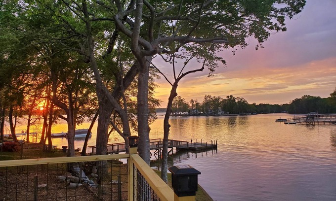Southmont Casa | Lakefront Home with Saltwater Pool, Hot Tub, Firepit, Kayaks. Pet Friendly