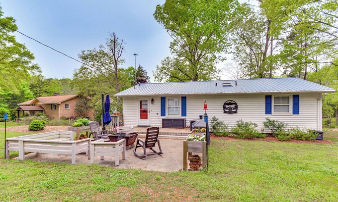 Leasburg Casa | Lakefront Leasburg Home w/ Dock & Views!