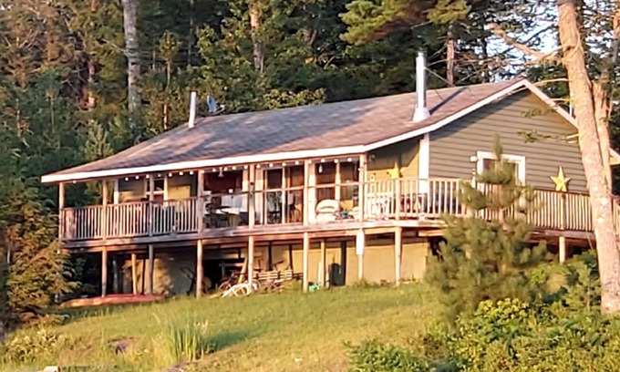 Lower Ohio Cabaña | Lakefront Living in a Sunset Cove with kayaks