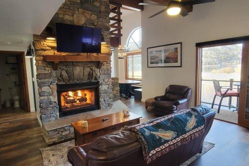 June Lake Apartamento | Lakefront Mountain Retreat