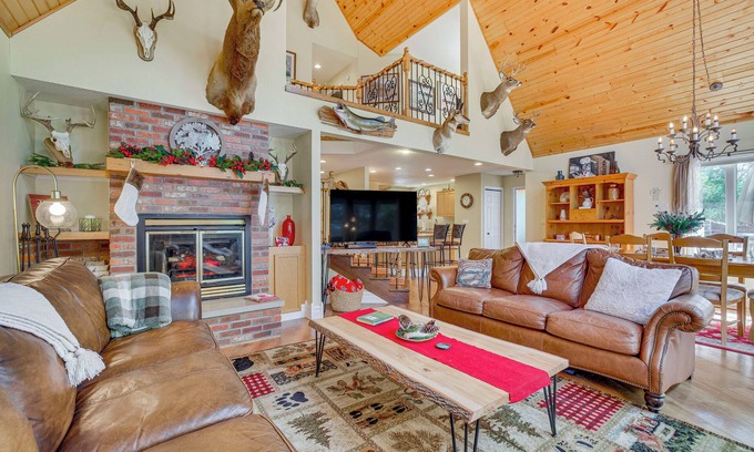 Neillsville Casa | Lakefront Neillsville Home w/ Fire Pit, Game Room!