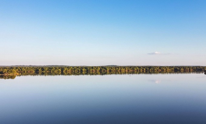 Madill Alquiler De RV | Lakefront RV spot- Peaceful & breathtaking views, ideal for relax and recharge!