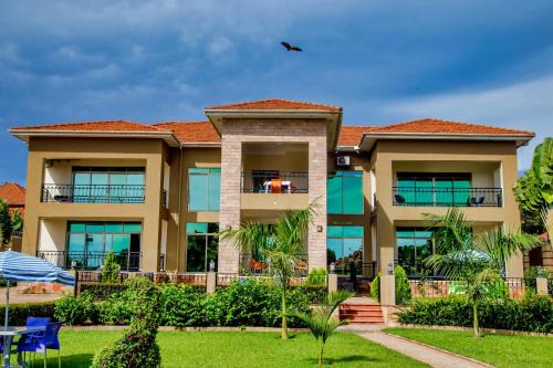 Entebbe Hotel | Lakepoint Villa