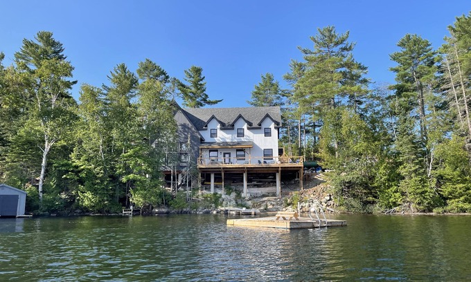 Algoma District Cabaña | Lakeside cottage at Upper Island Lake