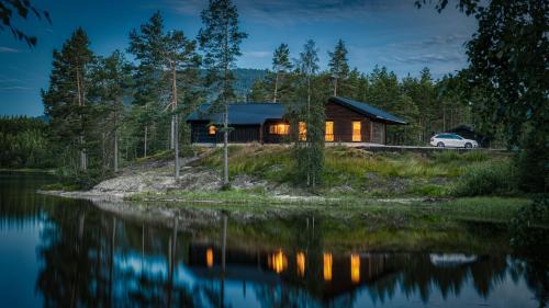 Kviteseid Chalet De Esquí | Lakeside Haven Vrådal