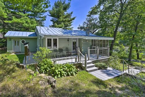 Iola Casa | Lakeside Iola Hideaway Stunning Nature Views
