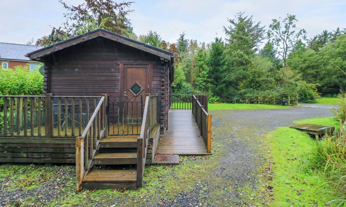 Knott End-on-Sea Cabaña | Lakeside Lodge