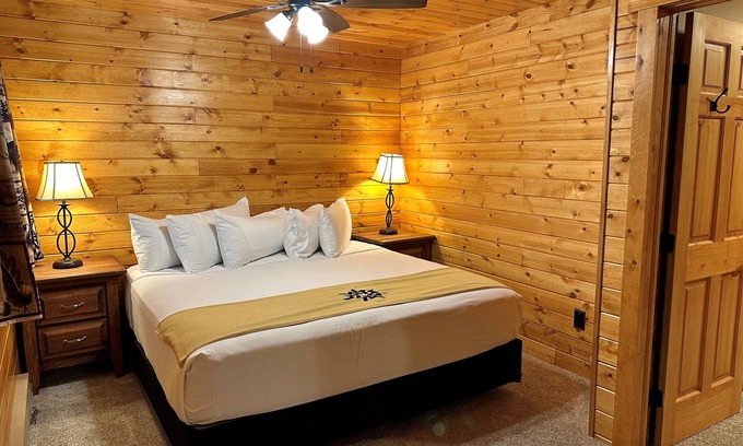 Lakeside Village Condominio | Lakeside, Spacious, Modern 2br - Sleeps Up To 8 2 Bedroom Condo