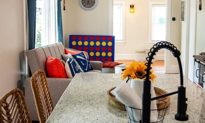 Billerica Casa | Lakeview Getaway With Hot Tub