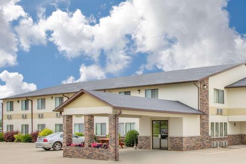Lamoni Hotel | Lamoni Inn & Suites