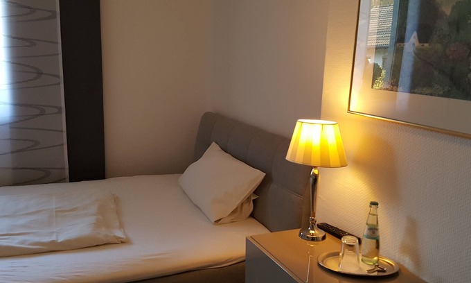 Niederkruechten Hotel | Landhotel Linden am Venekotensee