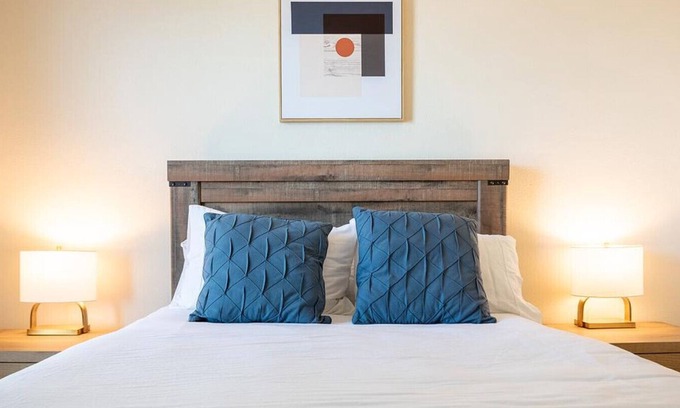 Creve Coeur Apartamento | Landing at Kings Landing Apartment Homes - 1 Bedroom in Downtown Creve Coeur