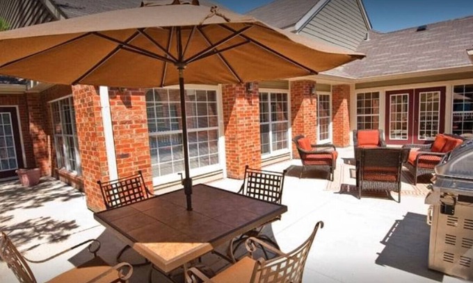 Chicago Apartamento | Landing at The Green at Chevy Chase - 2 Bedrooms in Downtown Buffalo Grove