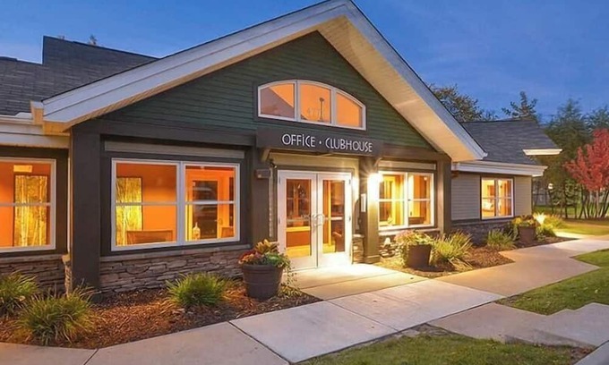 North Oaks Apartamento | Landing at White Bear Woods - 2 Bedrooms in Downtown White Bear Lake