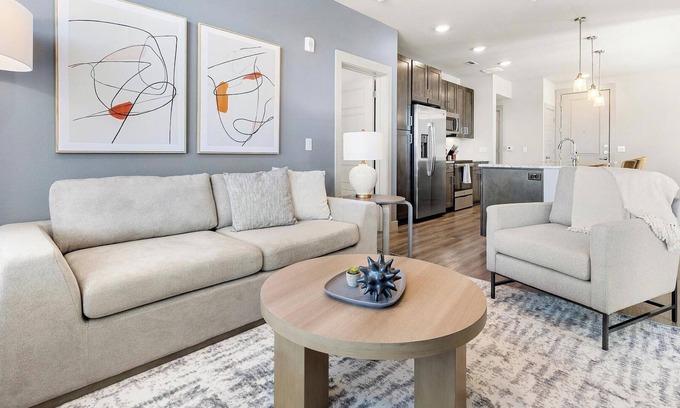 Bellview Apartamento | Landing | Chic 2BD, Gym, Pool