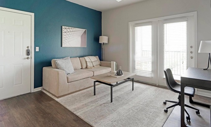 San Antonio Apartamento | Landing | Modern 2BD, Gym, Clubhouse