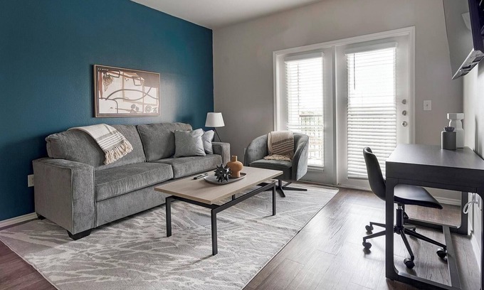 San Antonio Apartamento | Landing | Stunning 2BD, Gym, Pool