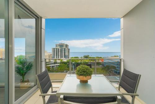 Darwin City Centre Apartamento | Large 11th floor City Apartment - Sea Views