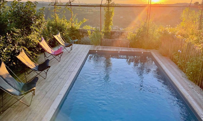 Domme Casa | Large air-conditioned house, garden, jacuzzi and swimming pool, in Domme.
