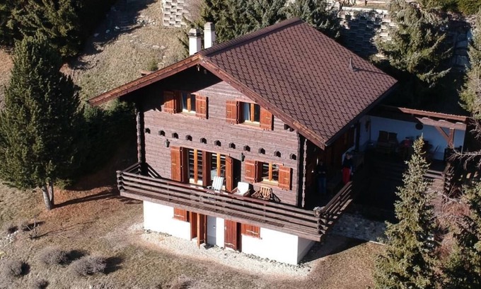 Saint-Luc Chalet De Esquí | Large and very bright chalet for 10 people with large terrace, garden and a very nice view.Interior: