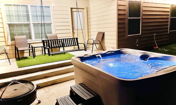 San Antonio Casa | Large Cold/Hot tub House by SeaWorld & Lackland