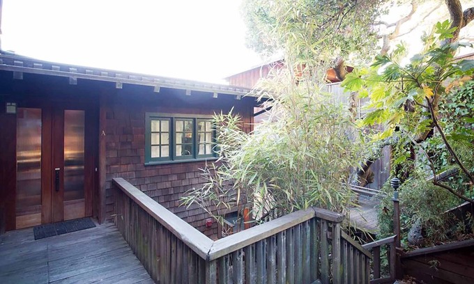 Berkeley Apartamento | Condominio grande con vista de la cubierta, sobre el estadio conmemorativo de Uc en Berkeley