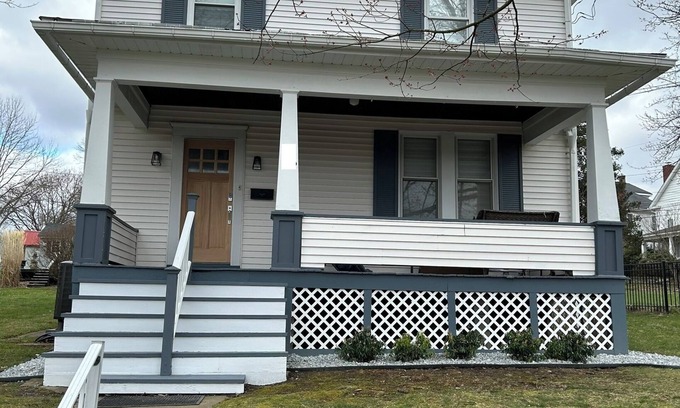 Ligonier Casa | Large home, walk to center of town, historic attractions and specialty shopping!