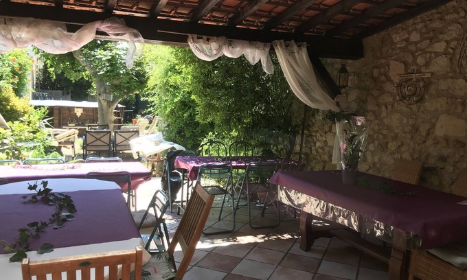 Salles-d'Aude Casa | LARGE HOUSE WITH GARDEN