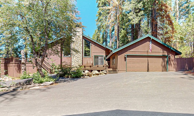Shaver Lake Casa | Large Mountain Home w/Guest House, Game Room, Fireplace, Wifi, & Private W/D